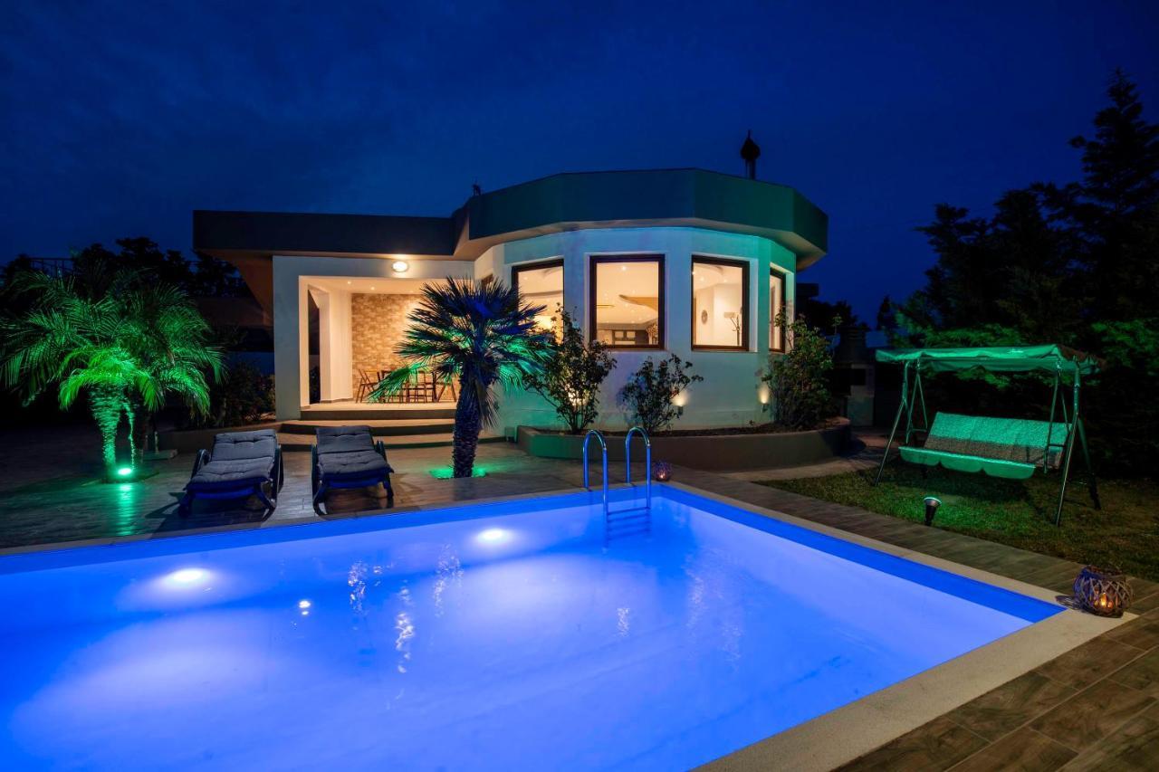 Villa Maia Luxury Pool