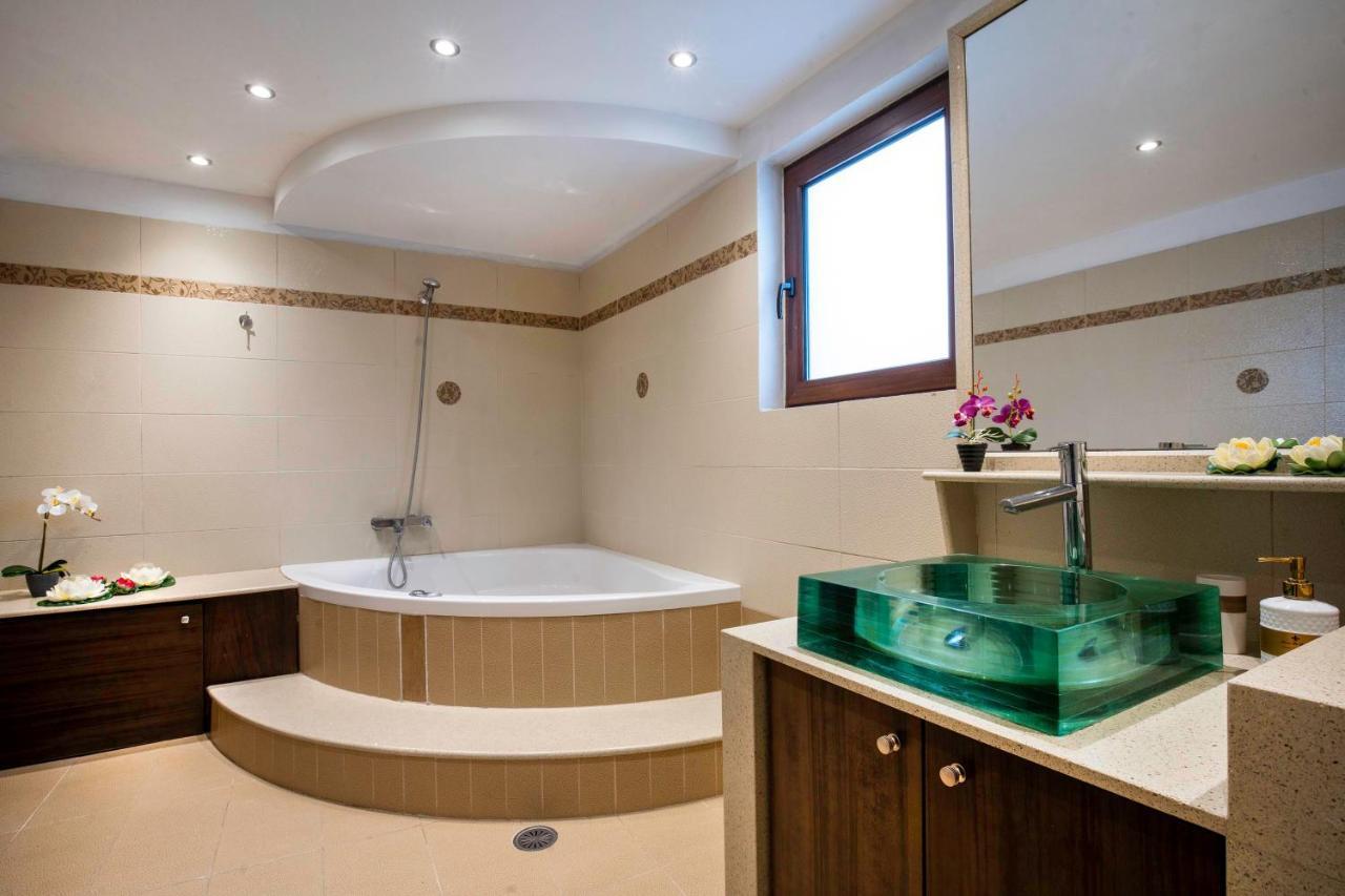 Maia Luxury Pool Villa